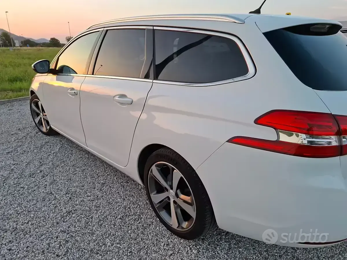 Usata Peugeot 308 Allure 131 CV (96 kW) 2020 Bianco Station wagon