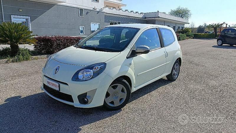 Usado Renault Twingo 75 HP (55 kW) 2011 Bege Citadino
