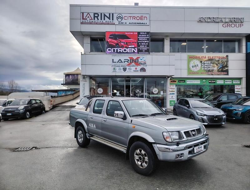 Usata Nissan Navara 103 CV (75 kW) 2001 Grigio Pick-up