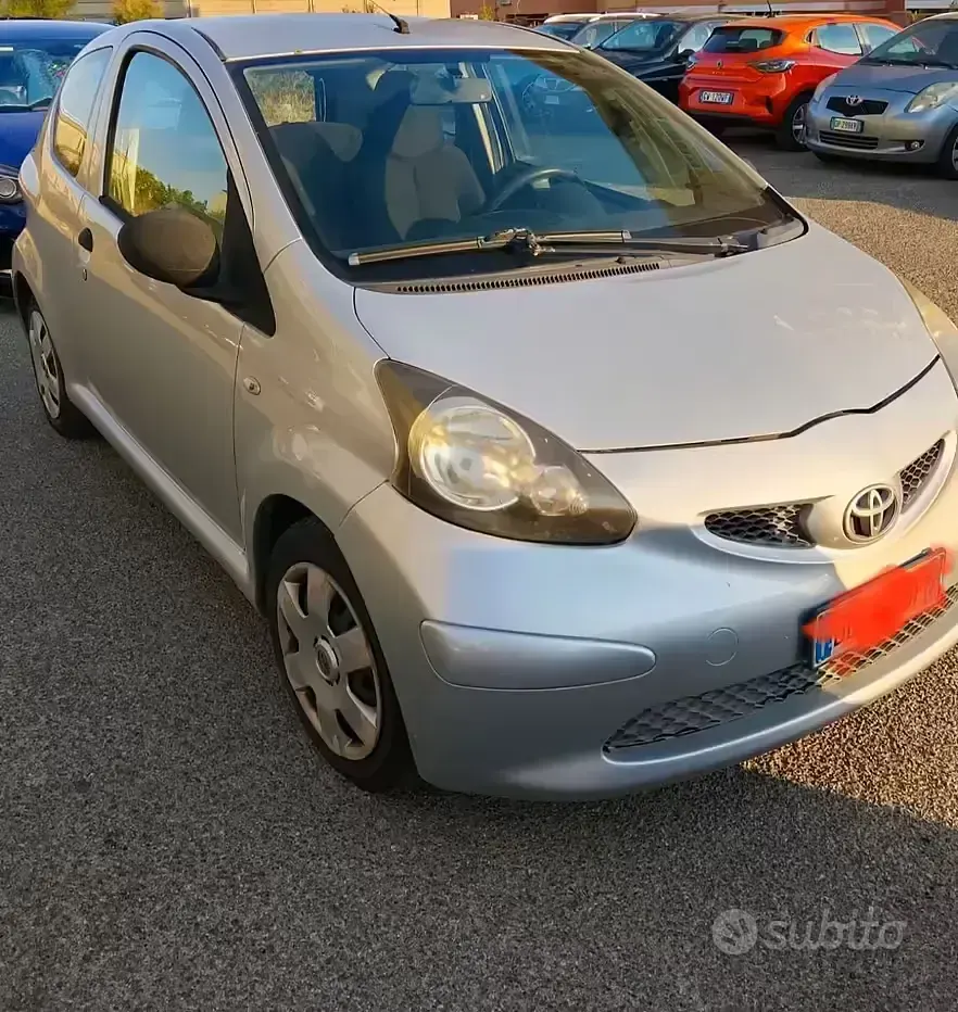 Usata Toyota Aygo 68 CV (50 kW) 2007 Grigio Utilitaria