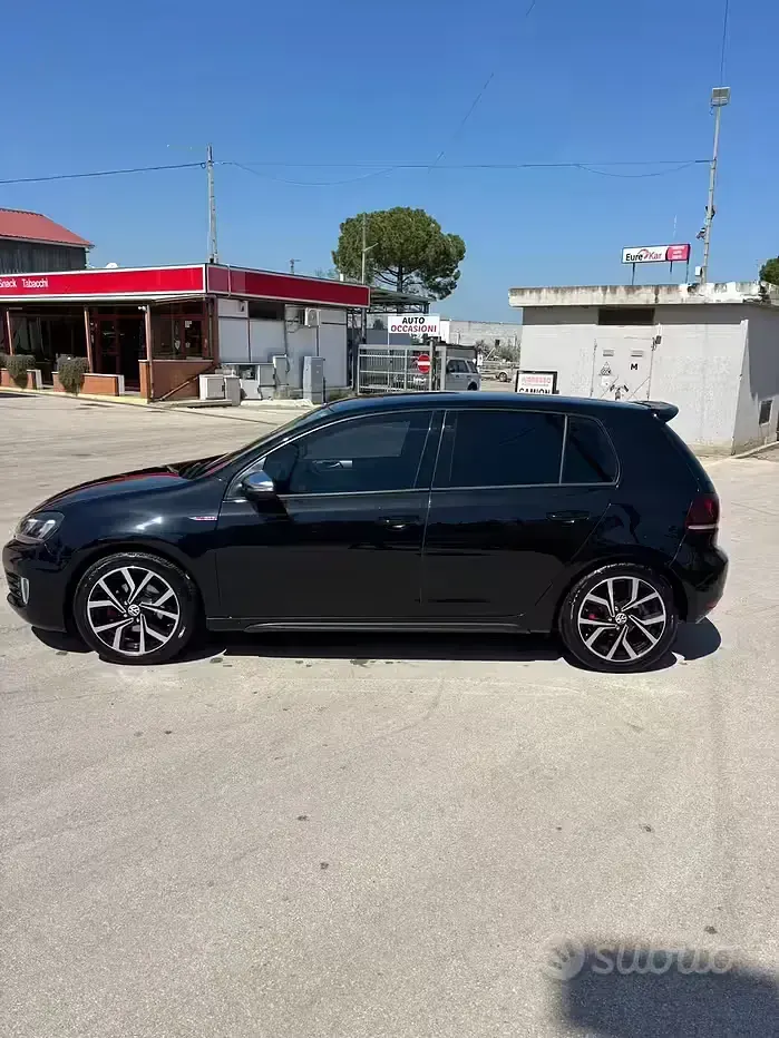 Begagnad VW Golf VI 110 HK (80 kW) 2010 Svart Halvkombi