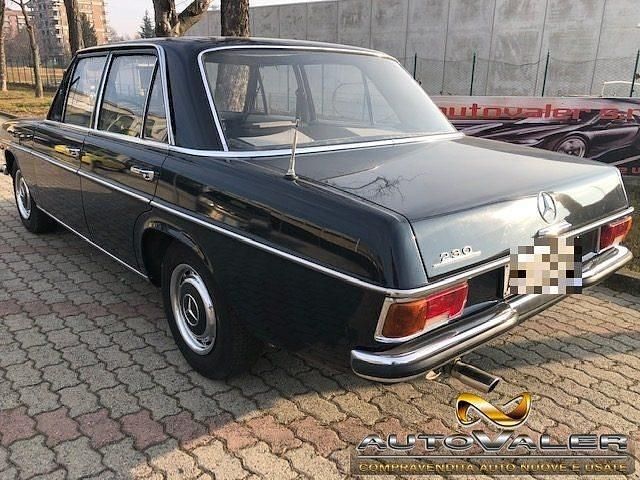 Usata Mercedes 230 134 CV (98 kW) 1969 Blu Berlina