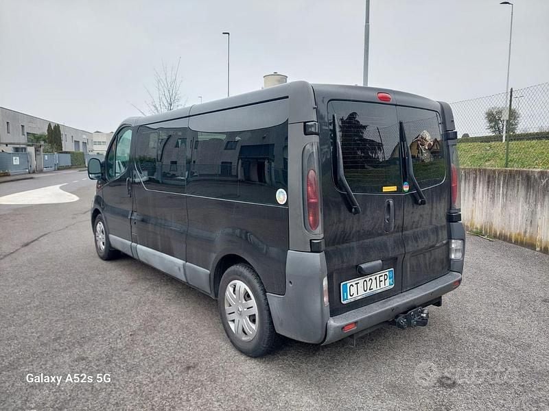 Usata Renault Trafic 135 CV (99 kW) 2005 Nero Monovolume