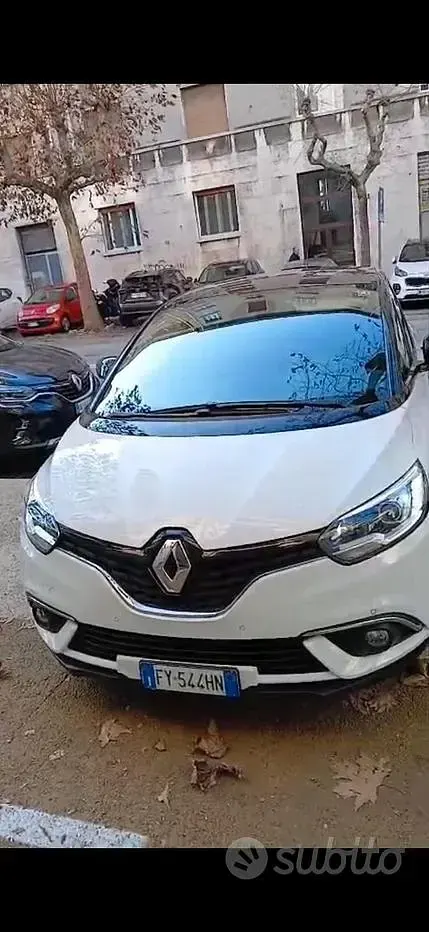 Usata Renault Scénic IV 120 CV (88 kW) 2019 Monovolume