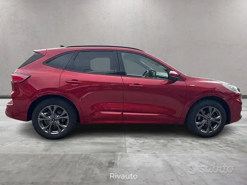 Usata Ford Kuga ST-Line 190 CV (139 kW) 2022 Rosso SUV