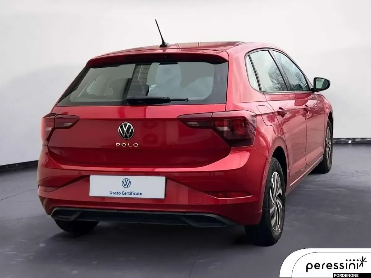Usata VW Polo Life 80 CV (58 kW) 2023 Rosso Utilitaria