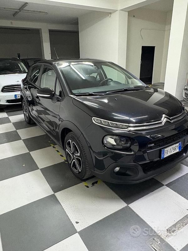Nero Usata 2017 Citroën C3 PureTech Tre volumi | 8200 € (Buon prezzo) - Immagine 1/4