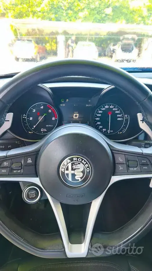 Usata Alfa Romeo Giulia 190 CV (139 kW) 2018 Bluazzurro Berlina