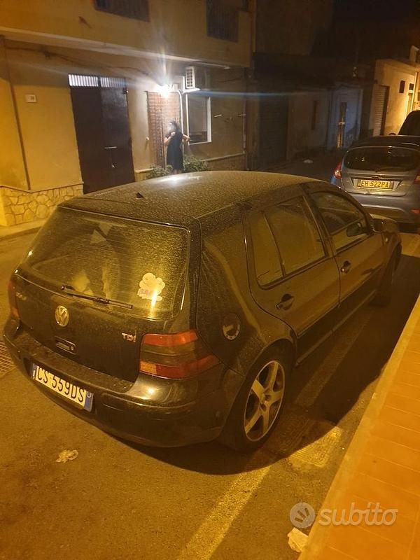 Usata VW Golf IV 101 CV (74 kW) 2001 Utilitaria