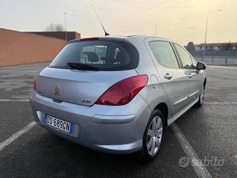 Usata Peugeot 308 120 CV (88 kW) 2008 Grigio Berlina
