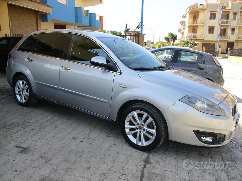 Usata Fiat Croma Emotion 150 CV (110 kW) 2008 Rosso Station wagon