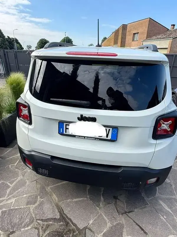 Begagnad Jeep Renegade Limited 120 HK (88 kW) 2017 Vit SUV