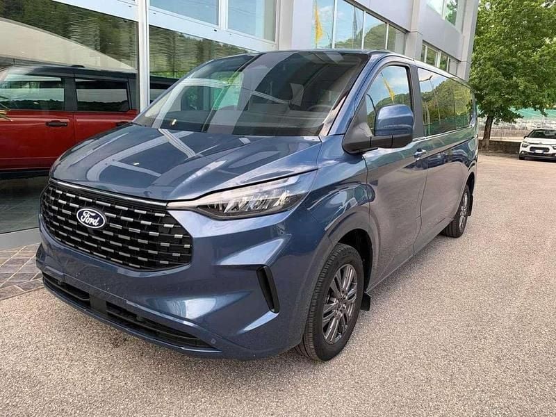 Usata Ford Tourneo Custom Titanium 136 CV (100 kW) 2024 Blu metallizzato Furgone