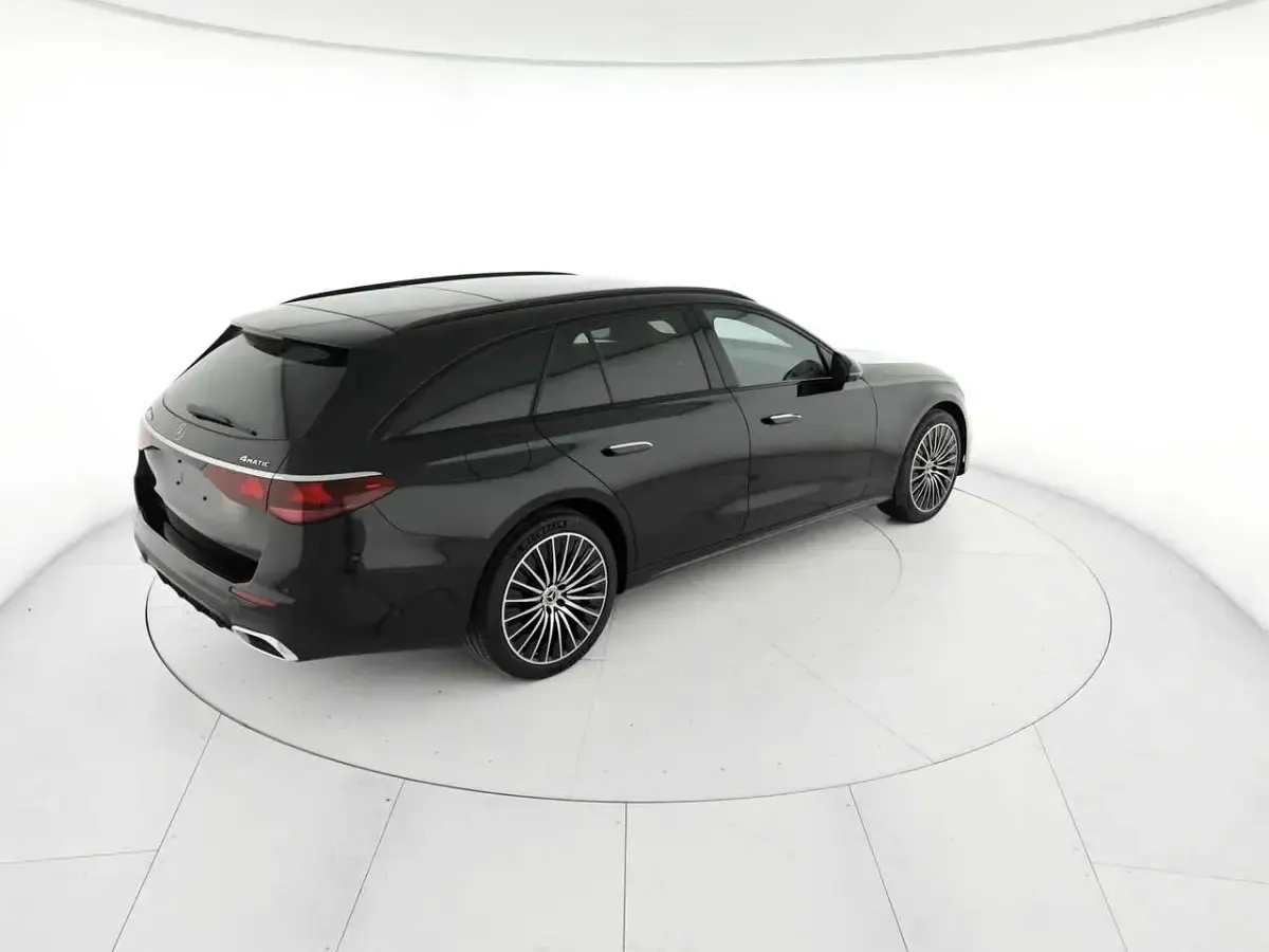 Nuova Mercedes E300 Advanced Plus 313 CV (230 kW) 2026 Nero ossidiana  metallizzata Station wagon