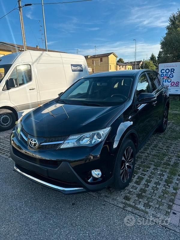 Usata Toyota RAV4 Lounge 128 CV (94 kW) 2014 Nero SUV
