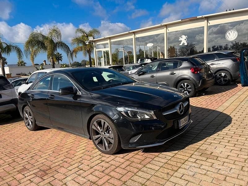 Nero Usata 2017 Mercedes CLA200 Business Tre volumi | 18.900 € (Buon prezzo) - Immagine 1/4
