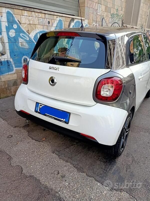 Usata Smart ForFour 71 CV (52 kW) 2018 Bianco Utilitaria