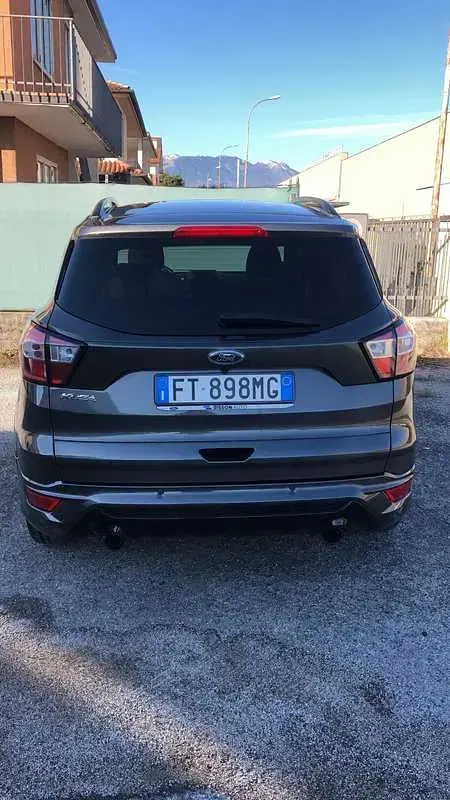 Usata Ford Kuga ST-Line 120 CV (88 kW) 2019 Grigio SUV