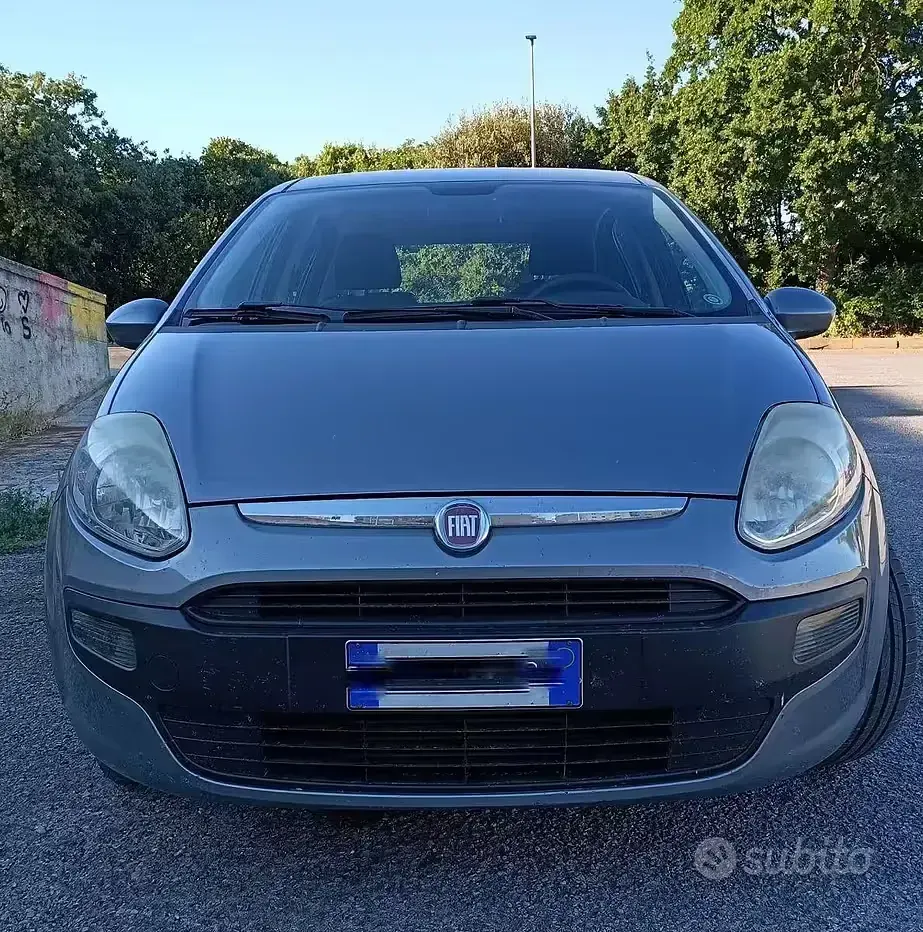 Usata Fiat Punto 69 CV (50 kW) 2011 Grigio Utilitaria
