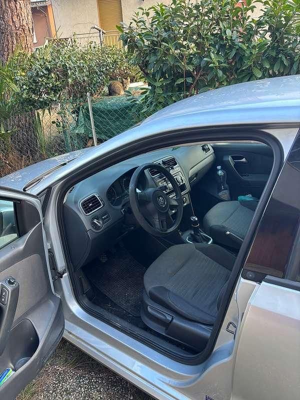 Usata VW Polo Comfortline 69 CV (50 kW) 2011 Argento Berlina