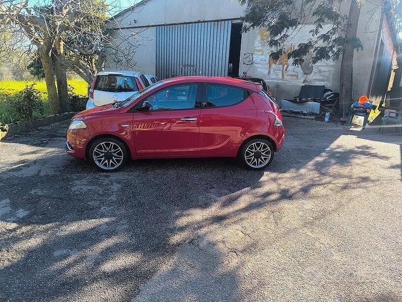 Usata Lancia Ypsilon S 95 CV (69 kW) 2016 Rosso Utilitaria
