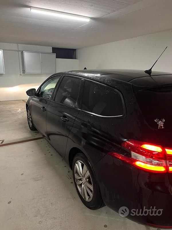 Usata Peugeot 308 SW Business-Line 130 CV (95 kW) 2019 Nero Station wagon