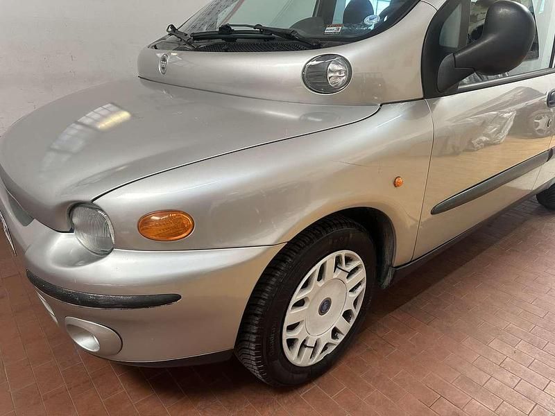 Usata Fiat Multipla 116 CV (85 kW) 2003 Argento Monovolume