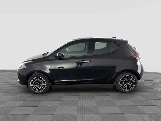 Usata Lancia Ypsilon Silver 69 CV (50 kW) 2023 Nero vulcano Utilitaria