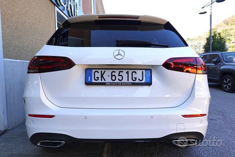 Usata Mercedes B180 Premium 116 CV (85 kW) 2022 Bianco pastello Monovolume