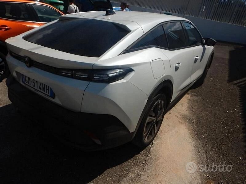 Usata Peugeot 408 Allure 130 CV (95 kW) 2023 Bianco SUV