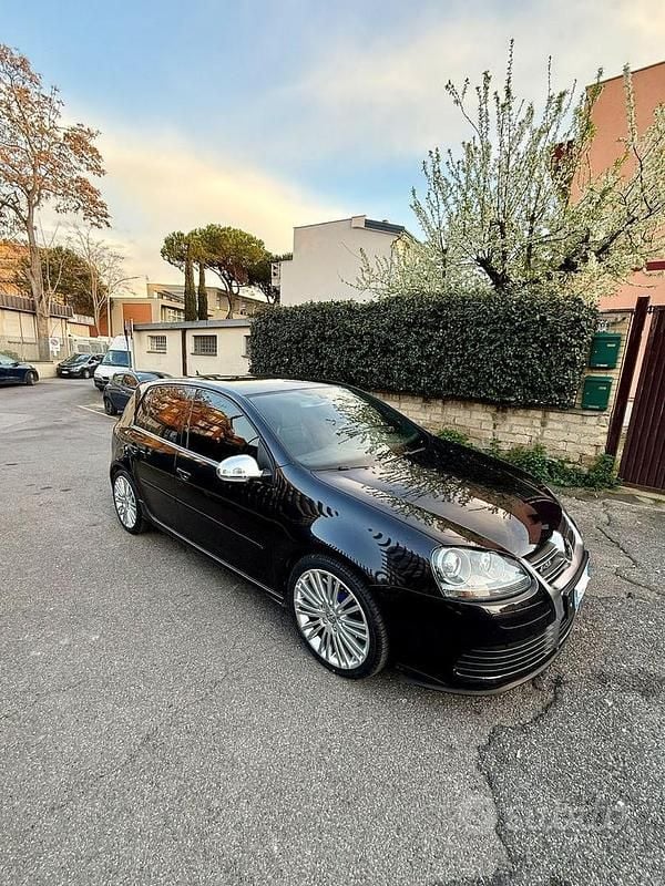 Usata VW Golf V R 250 CV (183 kW) 2006 Nero Utilitaria