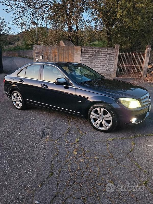 Blu Usata 2008 Mercedes C220 Tre volumi | 10.500 € - Immagine 1/4