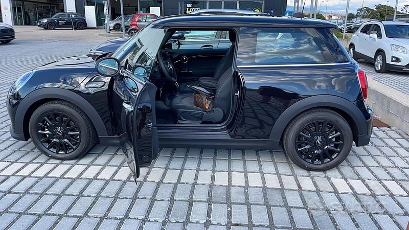 Usata Mini ONE 2021 Nero Utilitaria