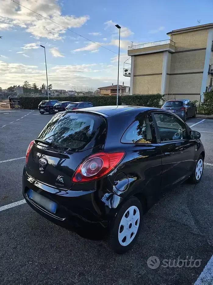 Usata Ford Ka 69 CV (50 kW) 2012 Nero Utilitaria
