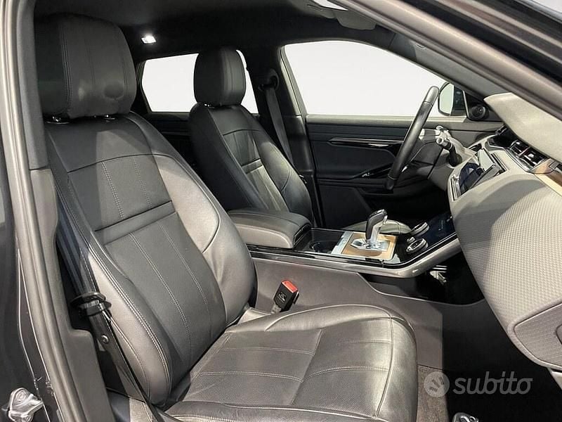 Usata Land Rover Range Rover evoque 204 CV (150 kW) 2021 Grigio Berlina