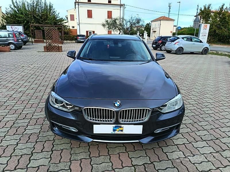 Usata BMW 320 Sport Line 183 CV (134 kW) 2012 Grigio scuro Station wagon