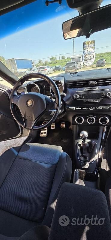 Usata Alfa Romeo Giulietta Distinctive 140 CV (102 kW) 2012 Grigio Utilitaria