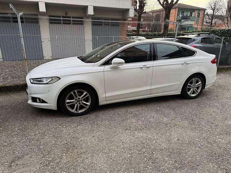 Usata Ford Mondeo Titanium 155 CV (114 kW) 2015 Bianco Coupé