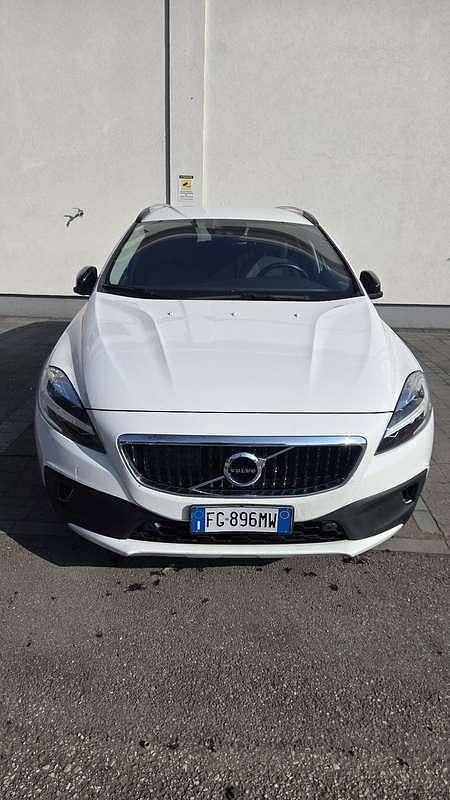 Usata Volvo V40 CC Momentum 120 CV (88 kW) 2016 Station wagon