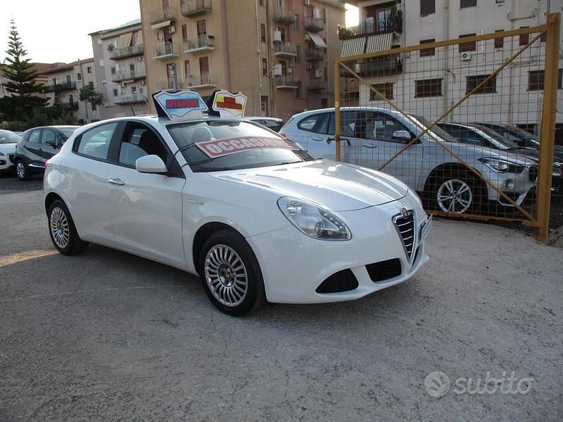 Usata Alfa Romeo Giulietta 105 CV (77 kW) 2012 Bianco Utilitaria