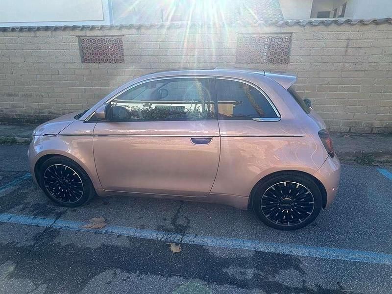 Usata Fiat 500e La Prima 42 kW (58 CV) 2023 Oro Utilitaria