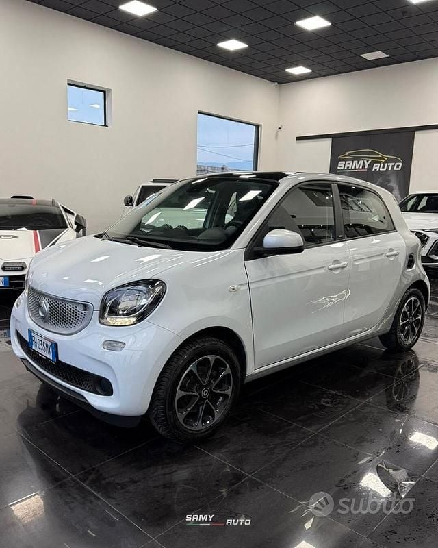 Usata Smart ForFour Passion 71 CV (52 kW) 2017 Bianco Utilitaria