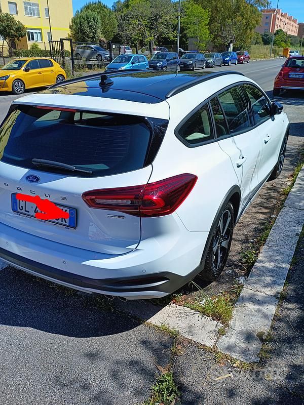 Usata Ford Focus 125 CV (91 kW) 2022 Bianco Station wagon