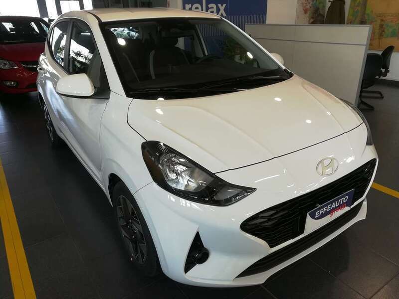 Usata Hyundai i10 63 CV (46 kW) 2024 Bianco Utilitaria