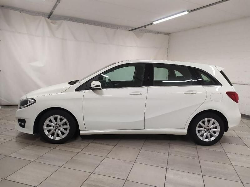 Usata Mercedes B180 Business 109 CV (80 kW) 2018 Bianco Monovolume