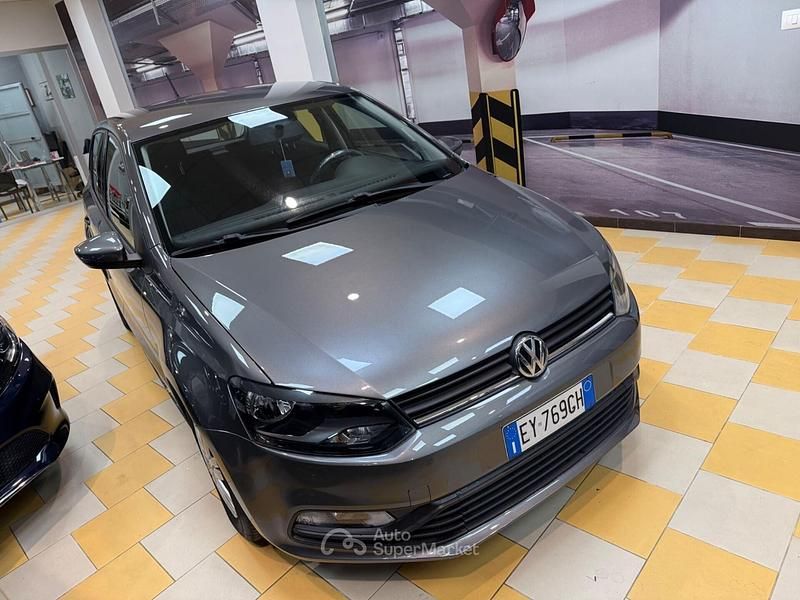 Usata VW Polo Trendline 60 CV (44 kW) 2015 Grigio Berlina