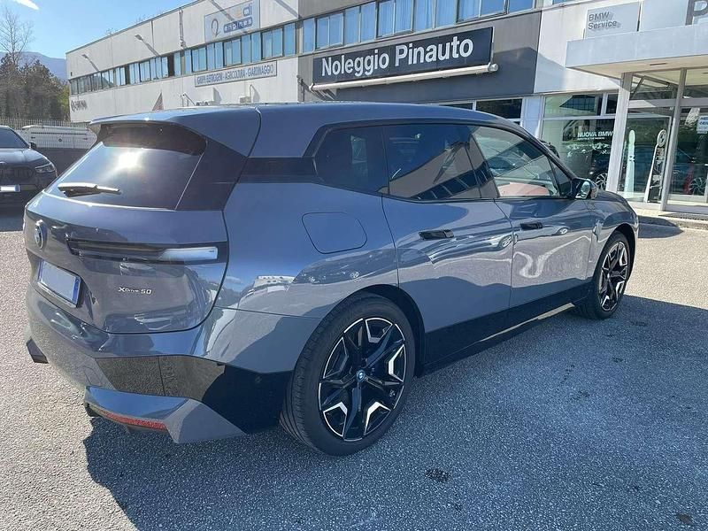 Usata BMW iX 139 kW (190 CV) 2023 Grigio SUV