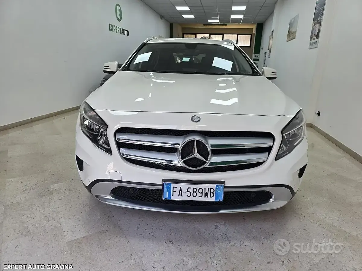 Usata Mercedes GLA180 136 CV (100 kW) 2016 Bianco SUV