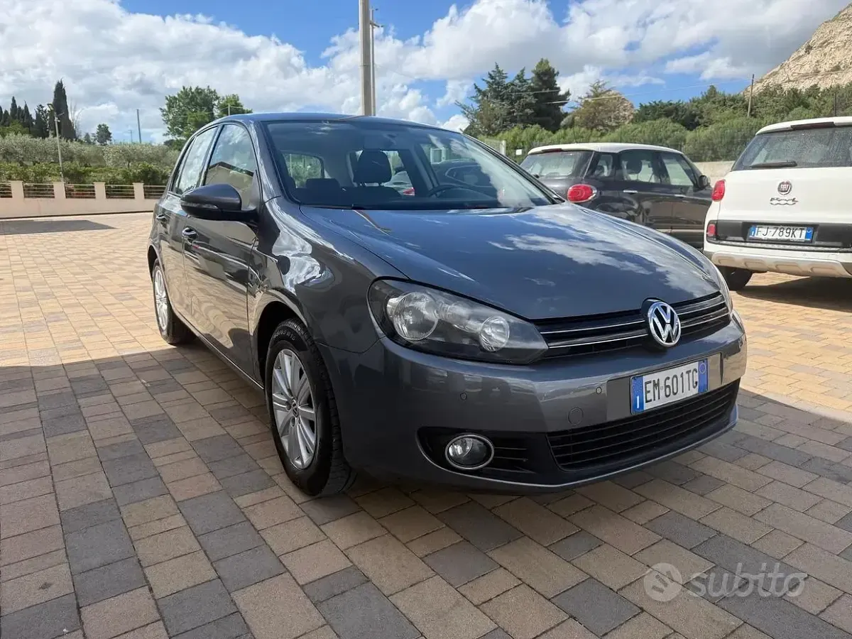 Usata VW Golf VII Highline 105 CV (77 kW) 2012 Grigio Berlina