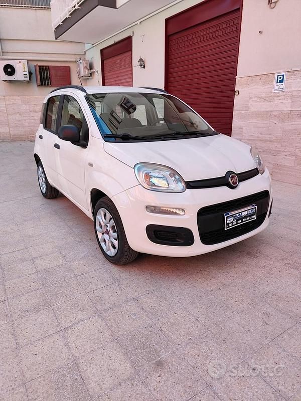 Usata Fiat Panda Lounge 80 CV (58 kW) 2013 Bianco Utilitaria